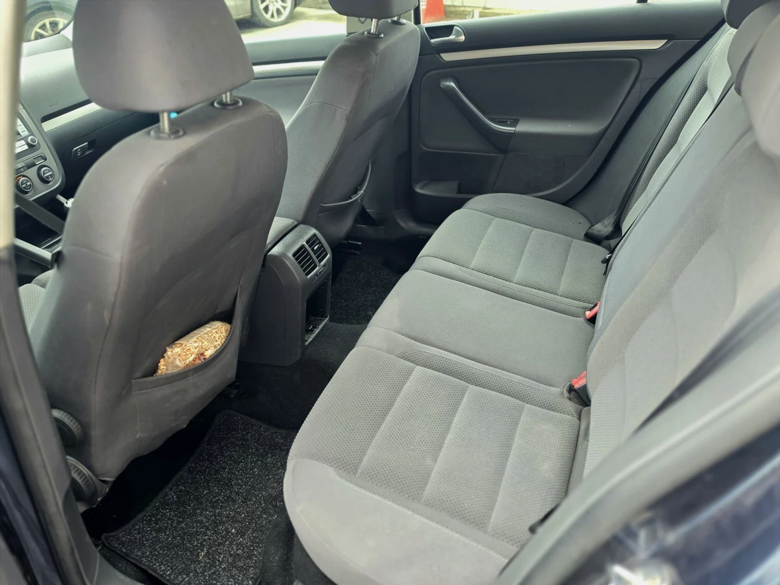 VW Golf 1.6, снимка 12 - Автомобили и джипове - 56750505