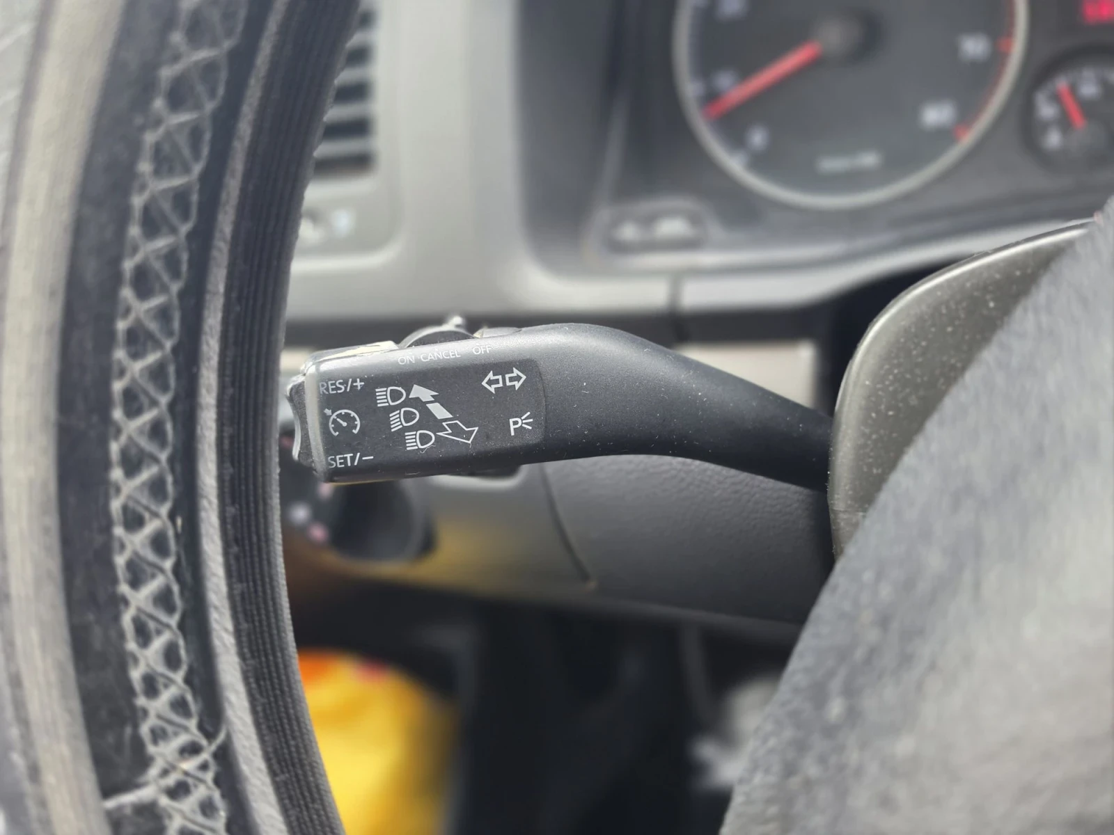 VW Golf 1.6, снимка 11 - Автомобили и джипове - 56750505