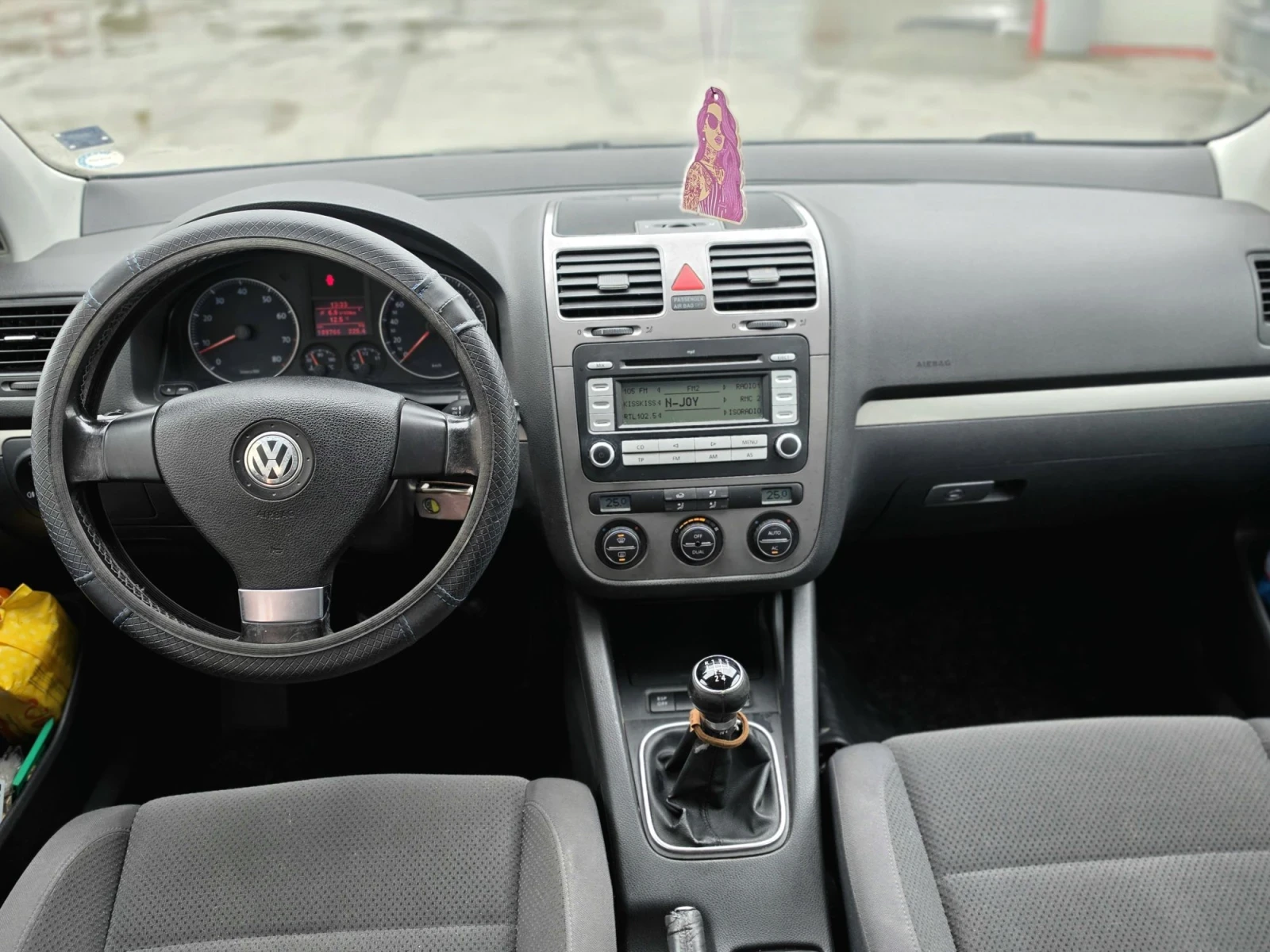 VW Golf 1.6, снимка 8 - Автомобили и джипове - 56750505