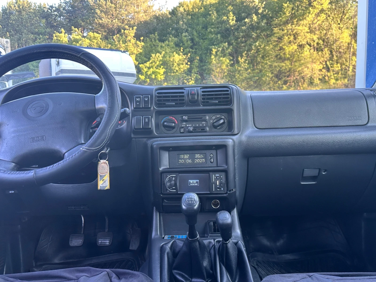 Opel Frontera 2.2 - изображение 5