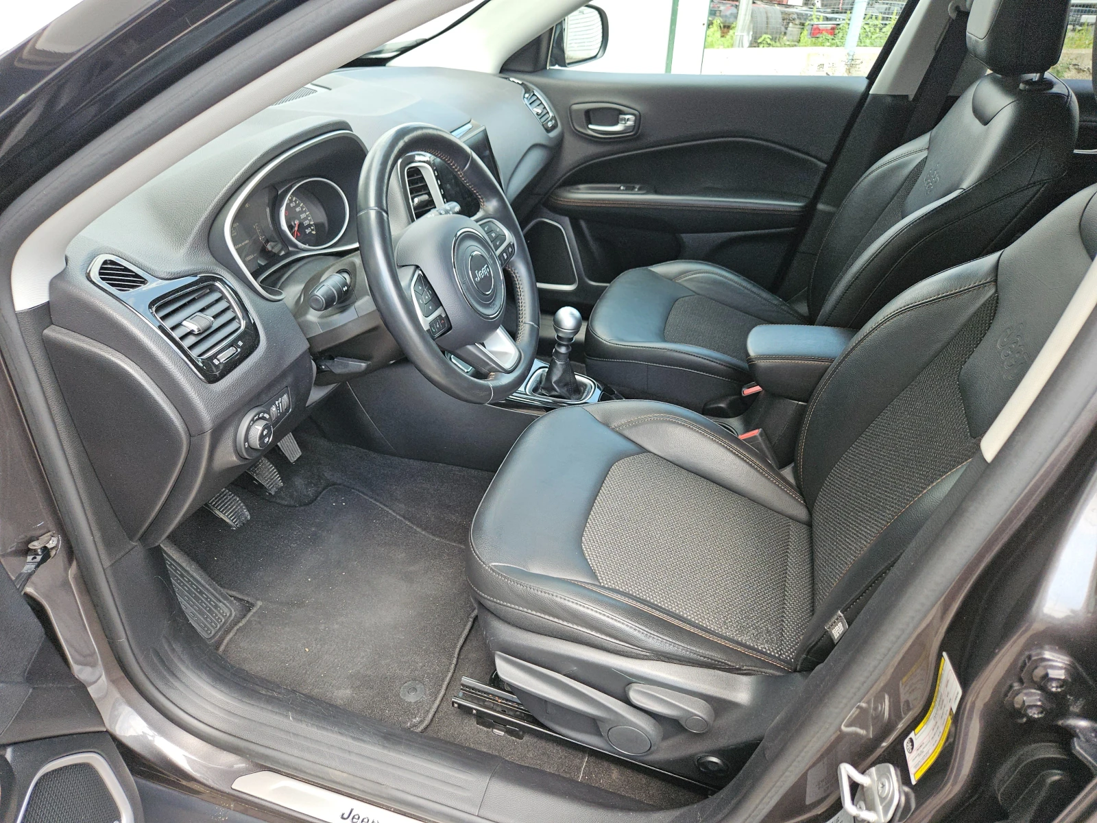 Jeep Compass 1.6m-Jet/LIMITED/LED/КОЖА/NAVI/БЛУТУТ/EURO 6B/ТОП - изображение 9