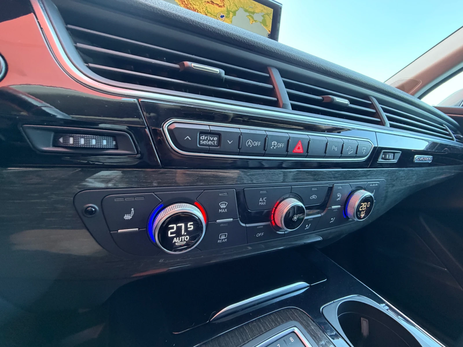 Audi Q7 НА* ПРУЖИНИ* 7места* Панорама, снимка 14 - Автомобили и джипове - 53746479