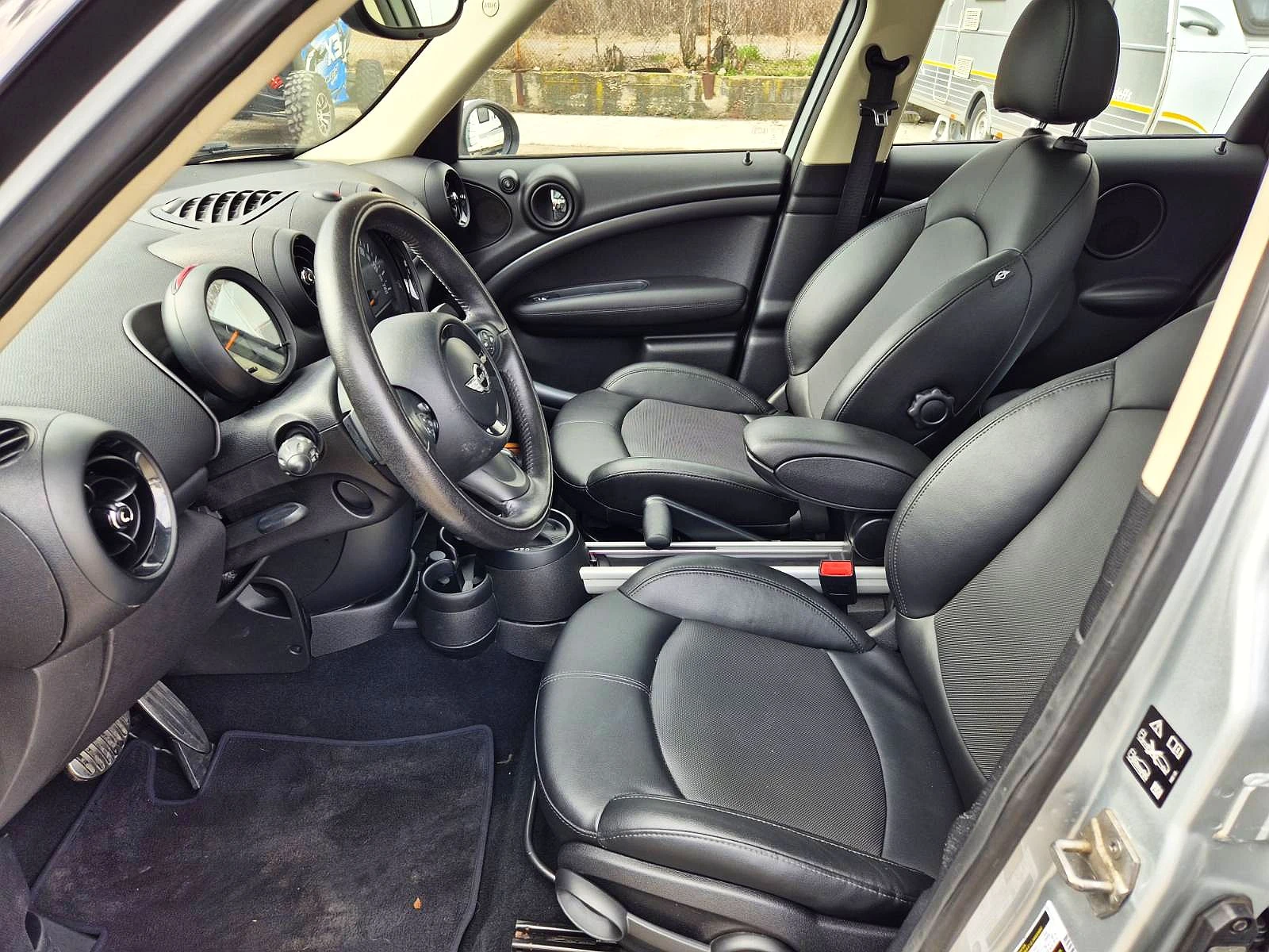 Mini Countryman S ALL4 1.6T АВТОМАТИК 4Х4, снимка 9 - Автомобили и джипове - 53926960