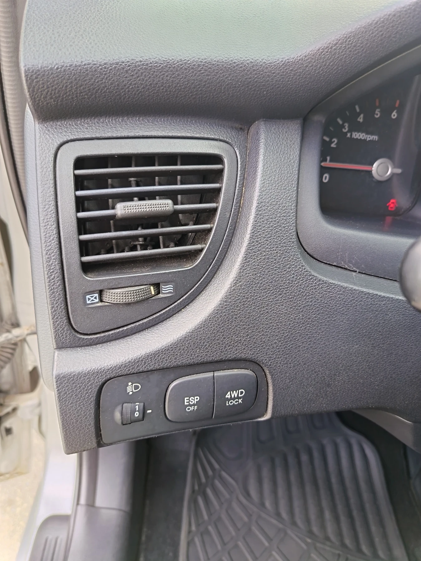 Kia Sportage, снимка 9 - Автомобили и джипове - 54108815