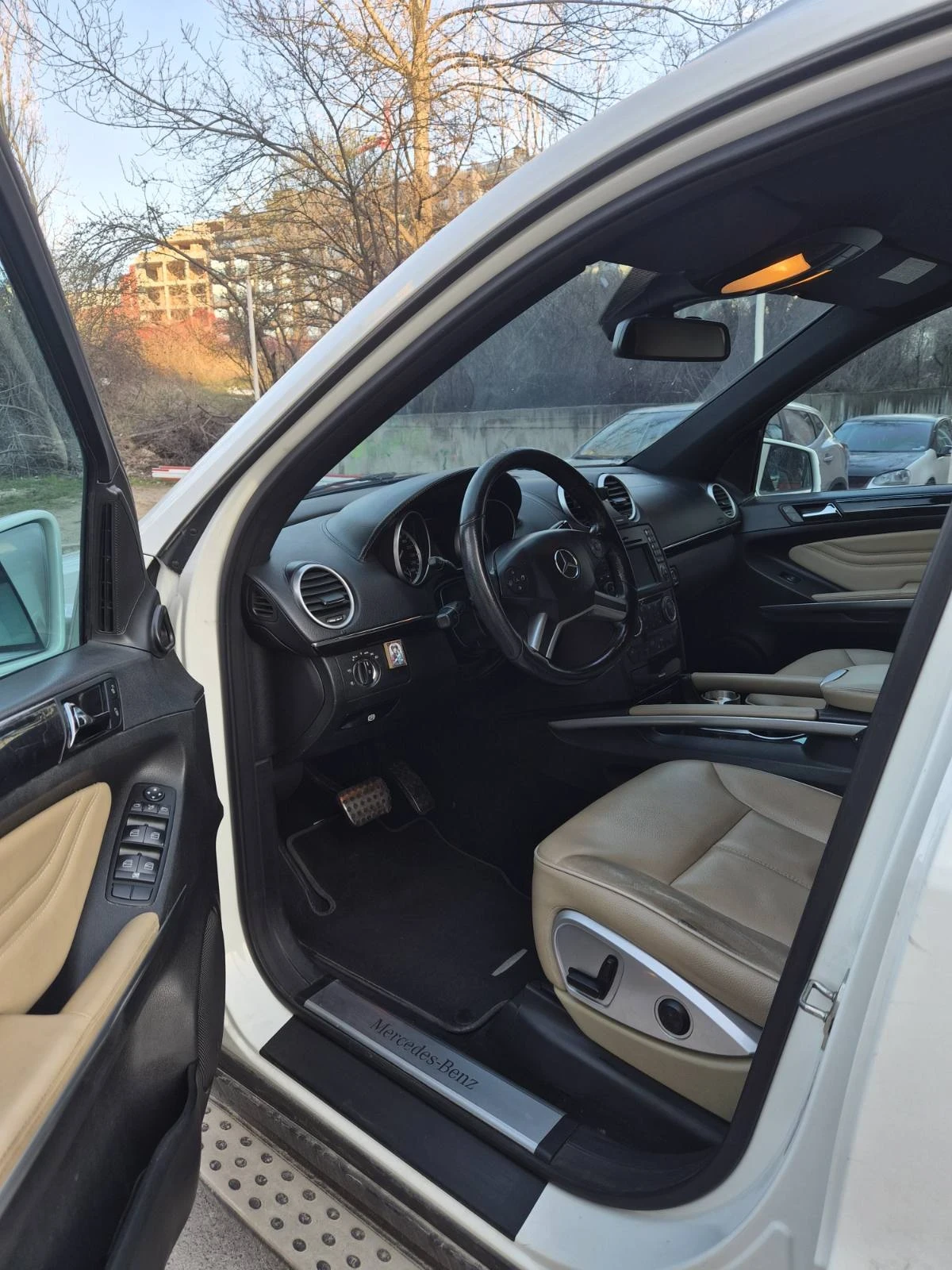 Mercedes-Benz ML 350 Grand Edition , снимка 9 - Автомобили и джипове - 54421250