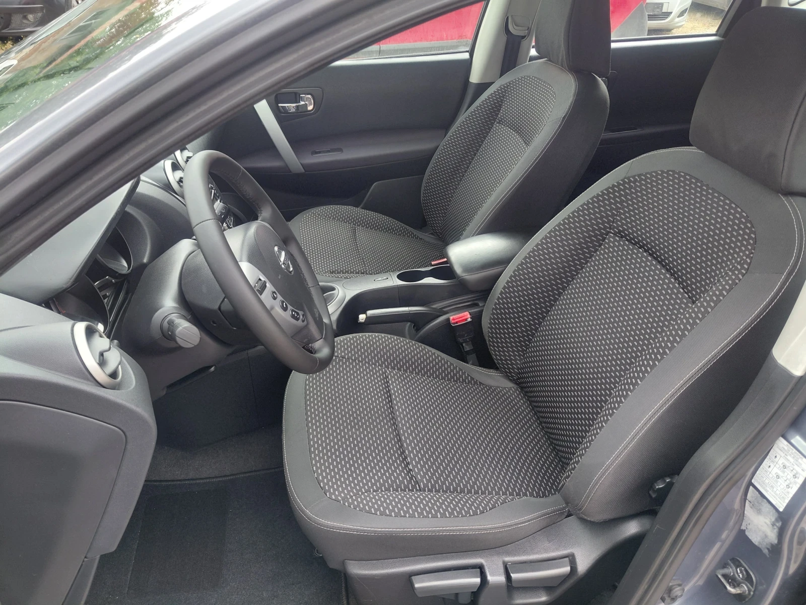 Nissan Qashqai 1.5dci /НОВ ВНОС, снимка 9 - Автомобили и джипове - 54489531