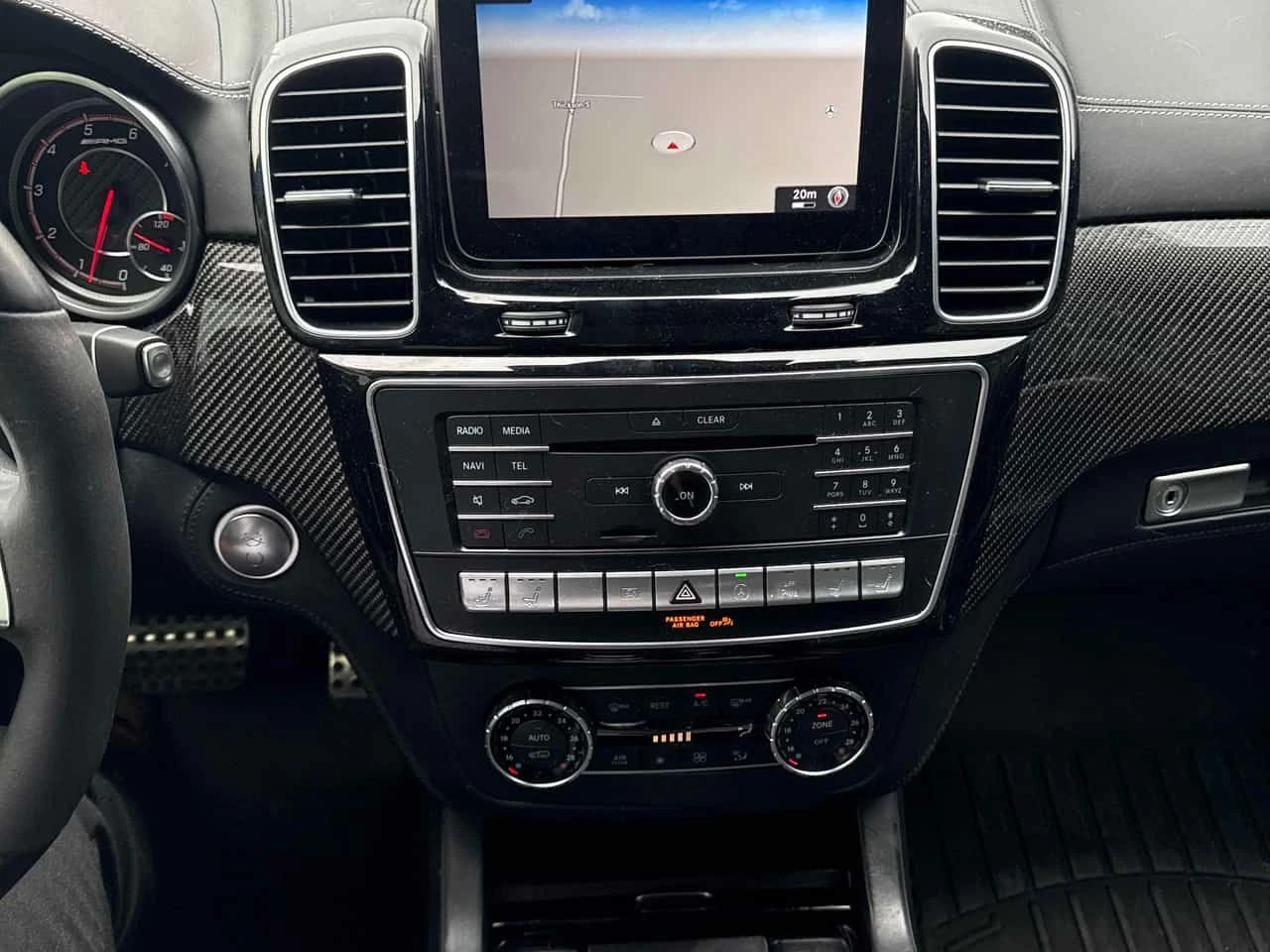 Mercedes-Benz GLE 63 S AMG * АВТОКРЕДИТ БЕЗ ПЪРВОНАЧАЛНА ВНОСКА* , снимка 9 - Автомобили и джипове - 55669525