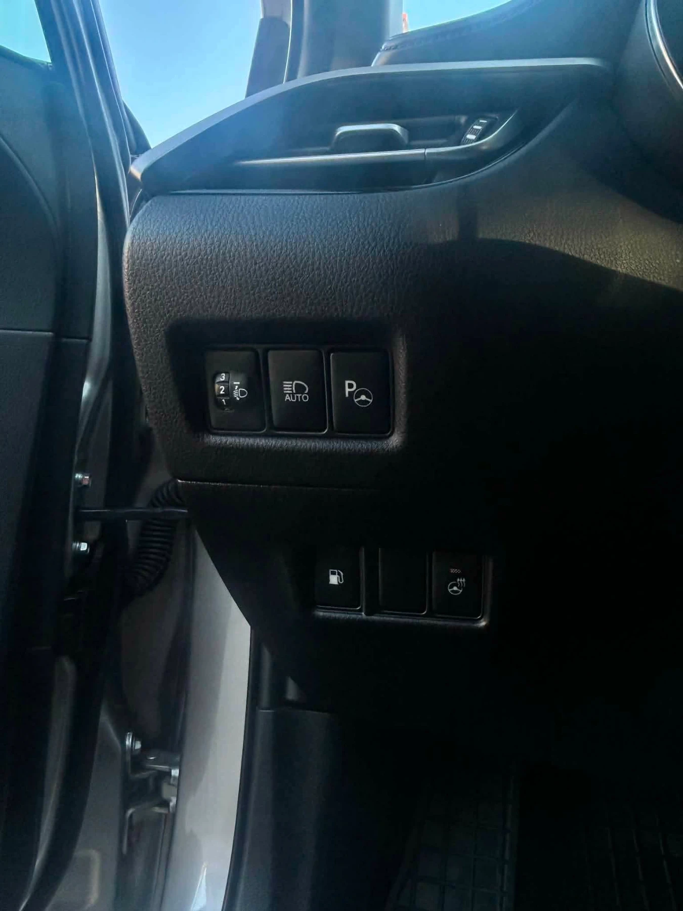 Toyota C-HR, снимка 3 - Автомобили и джипове - 55710228