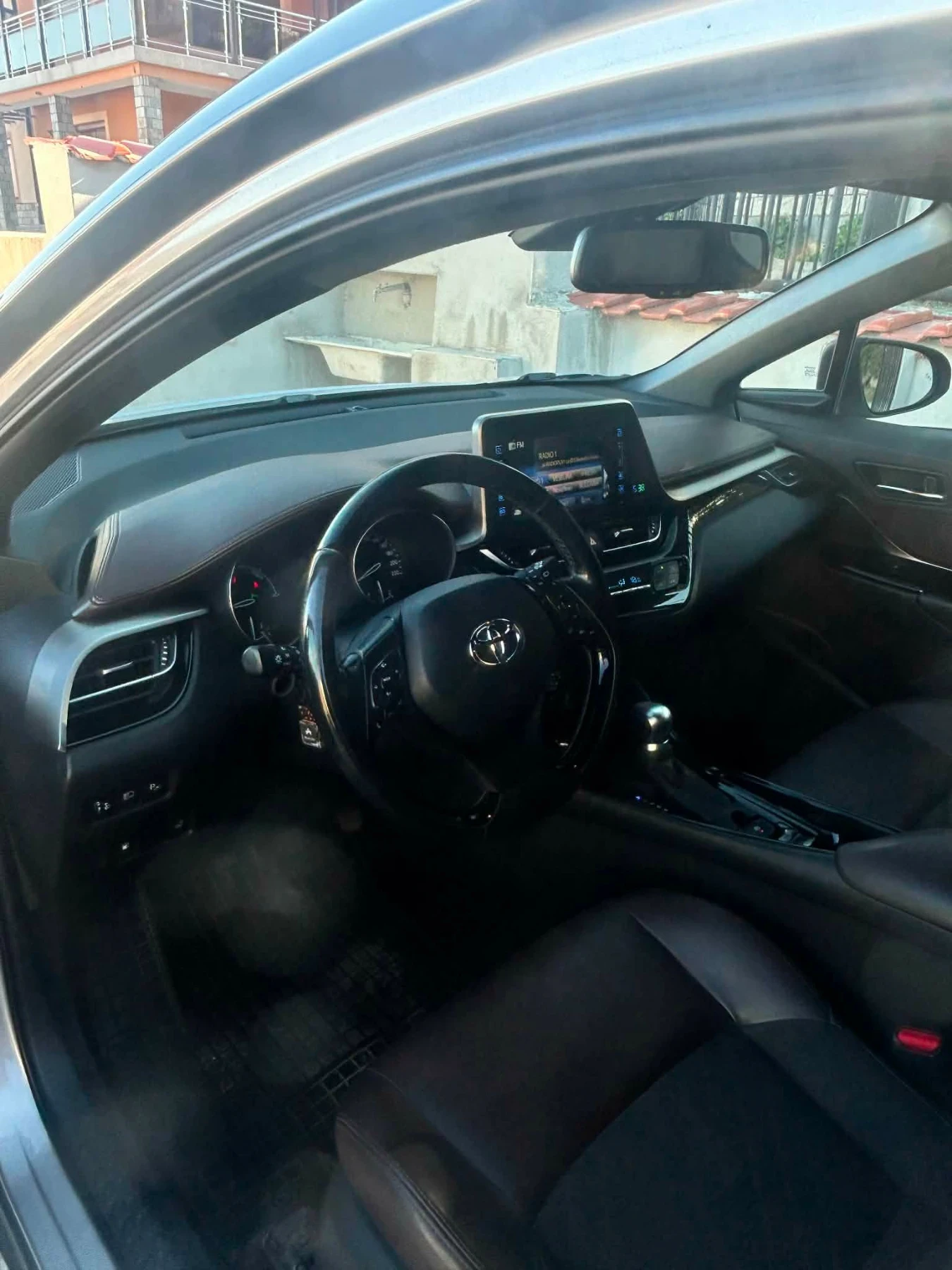 Toyota C-HR, снимка 7 - Автомобили и джипове - 55710228