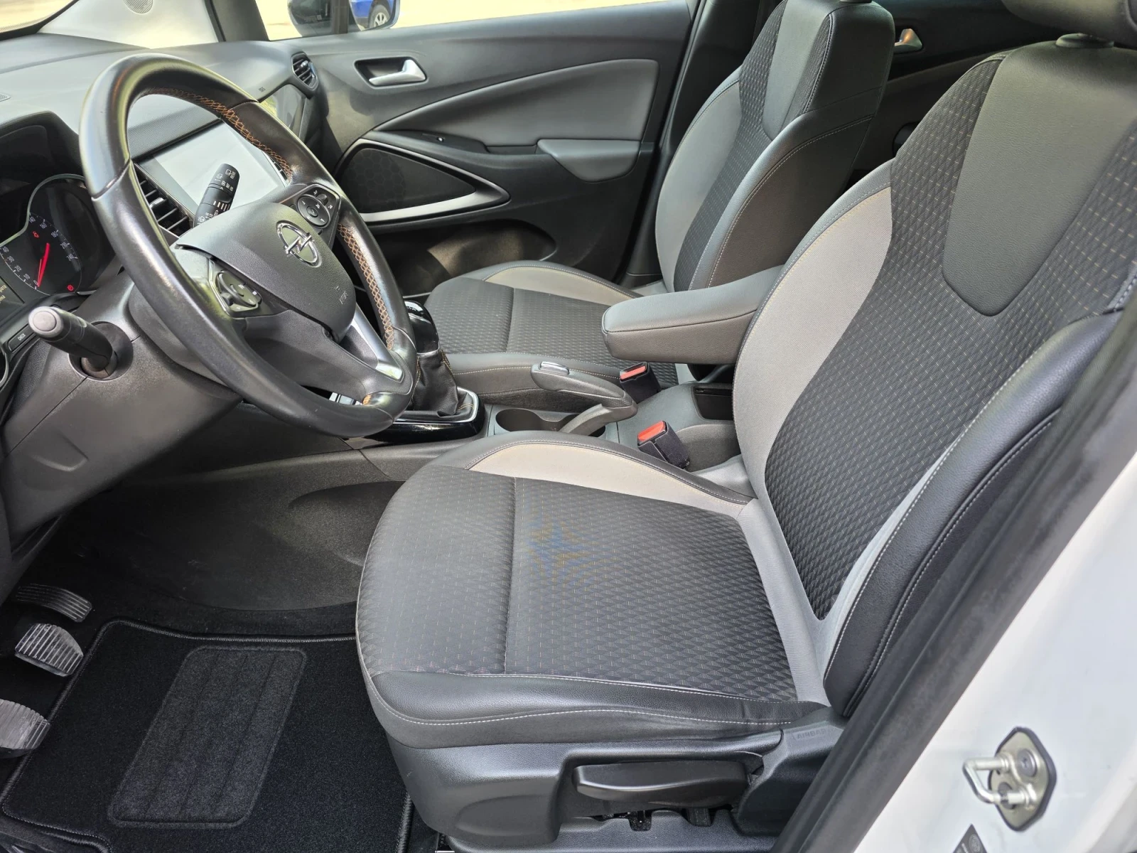 Opel Crossland X 1.6CDTI-100kc Cosmo , снимка 9 - Автомобили и джипове - 56231766