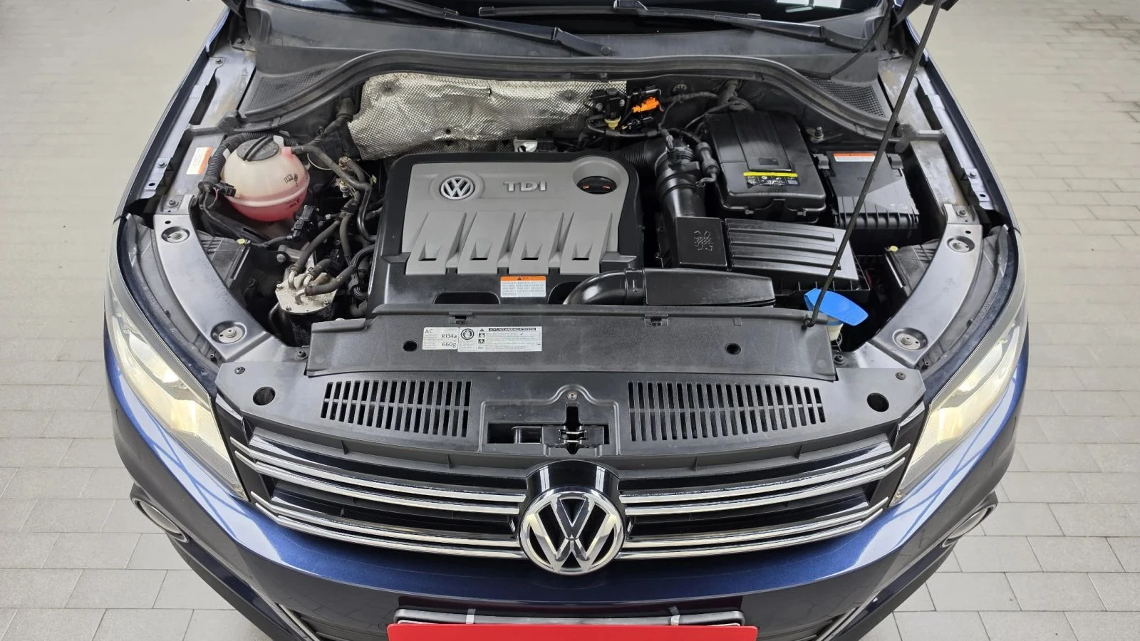 VW Tiguan, снимка 6 - Автомобили и джипове - 56689685