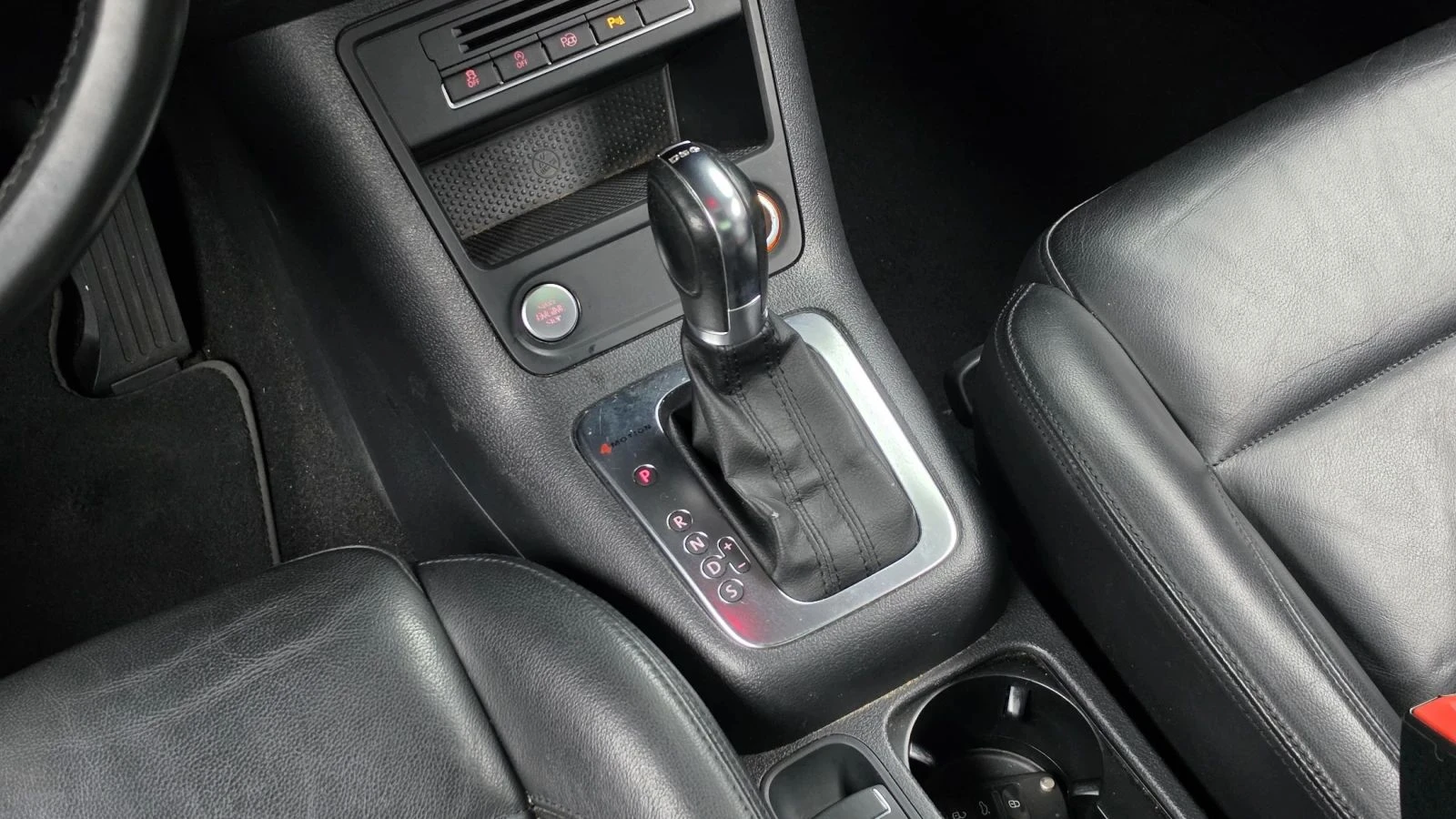 VW Tiguan, снимка 9 - Автомобили и джипове - 56689685
