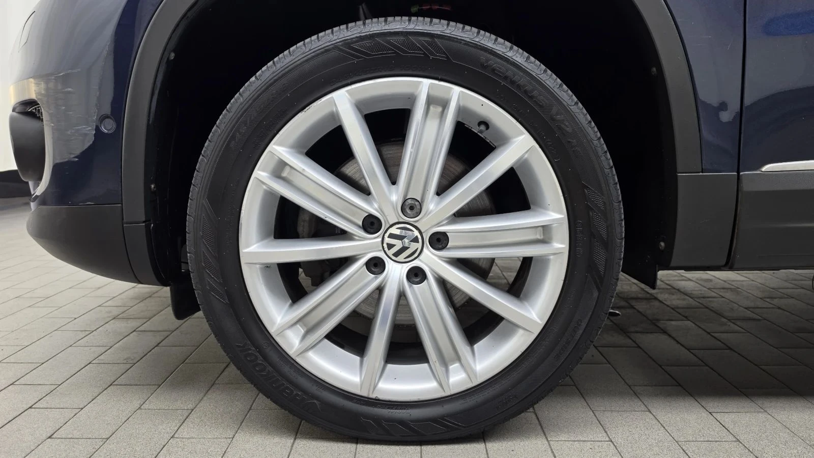 VW Tiguan, снимка 5 - Автомобили и джипове - 56689685