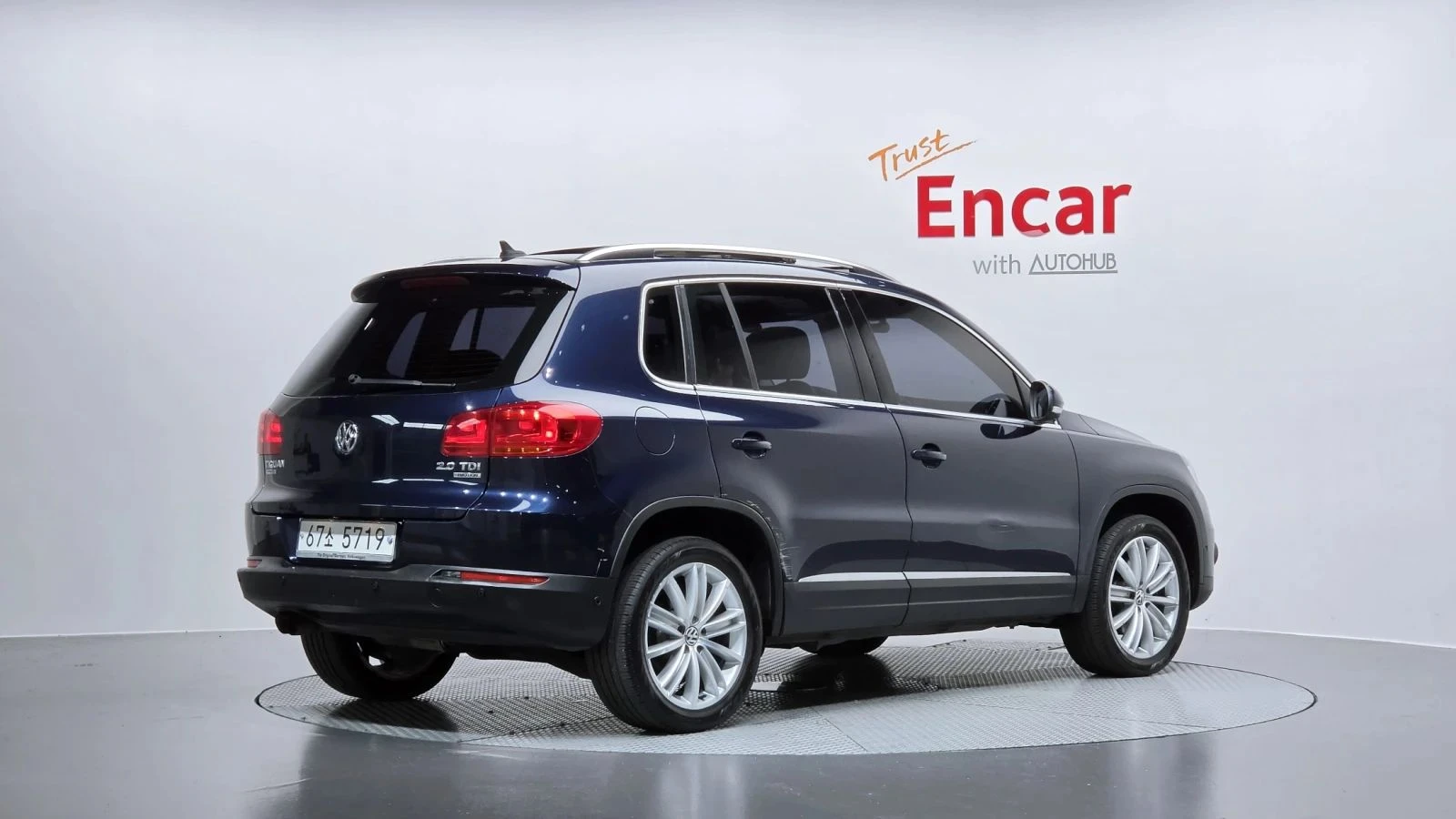 VW Tiguan, снимка 2 - Автомобили и джипове - 56689685
