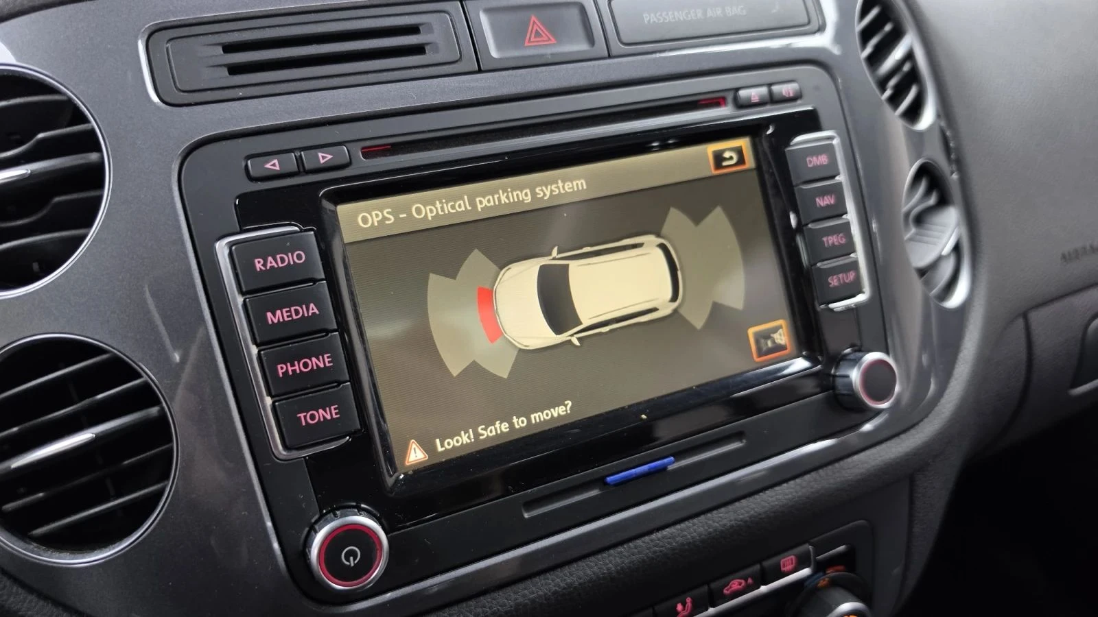 VW Tiguan, снимка 14 - Автомобили и джипове - 56689685