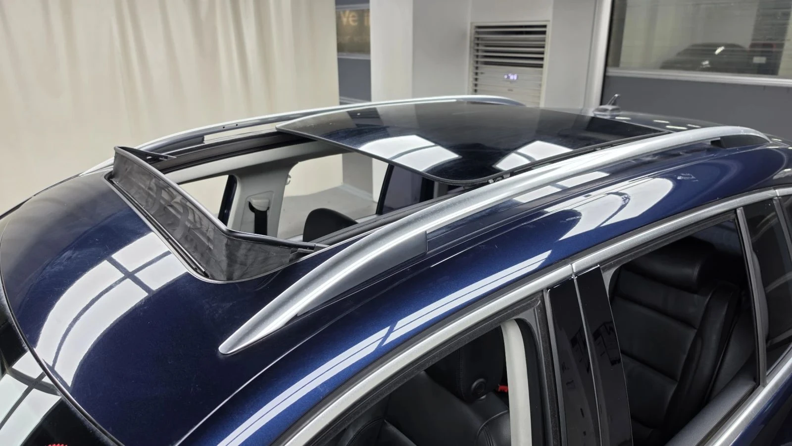 VW Tiguan, снимка 16 - Автомобили и джипове - 56689685