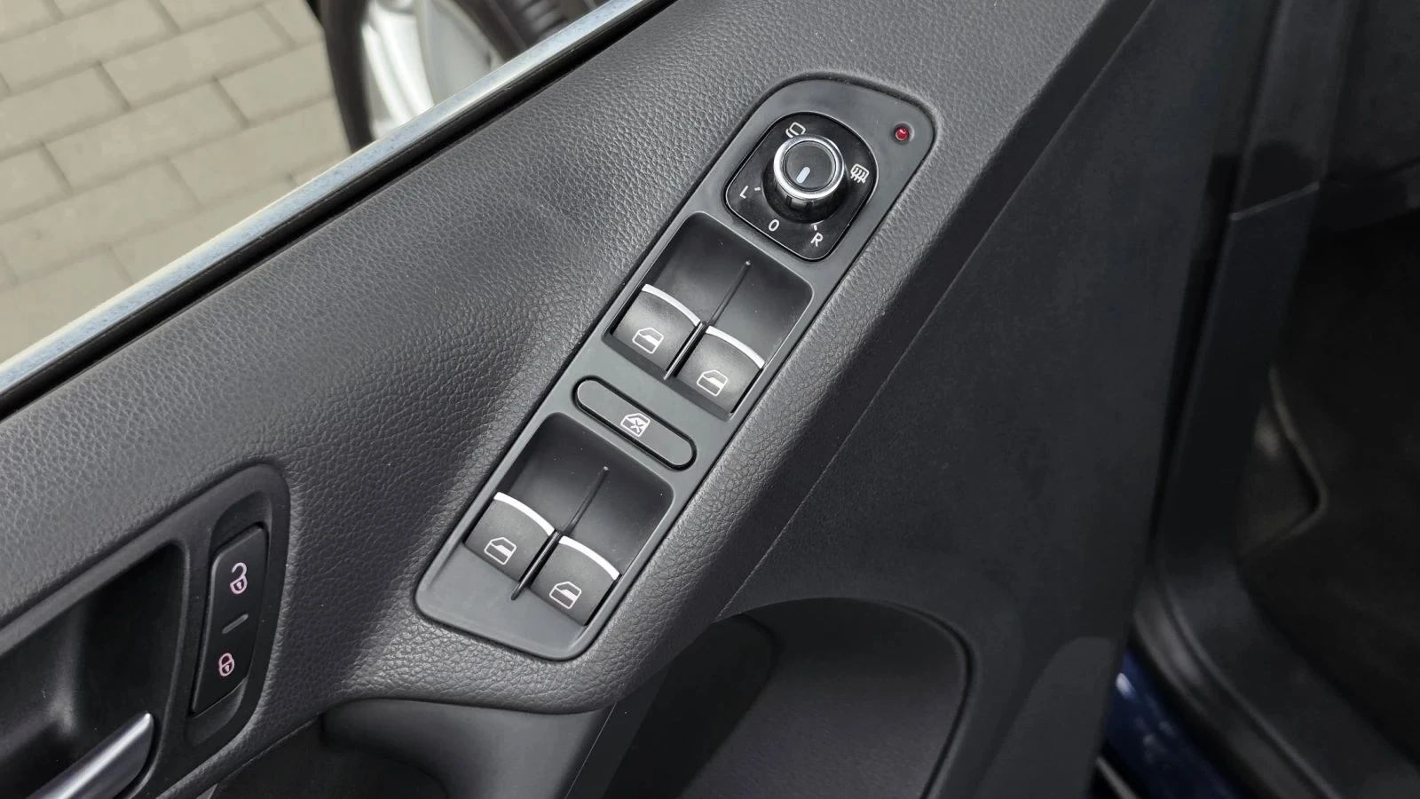 VW Tiguan, снимка 17 - Автомобили и джипове - 56689685