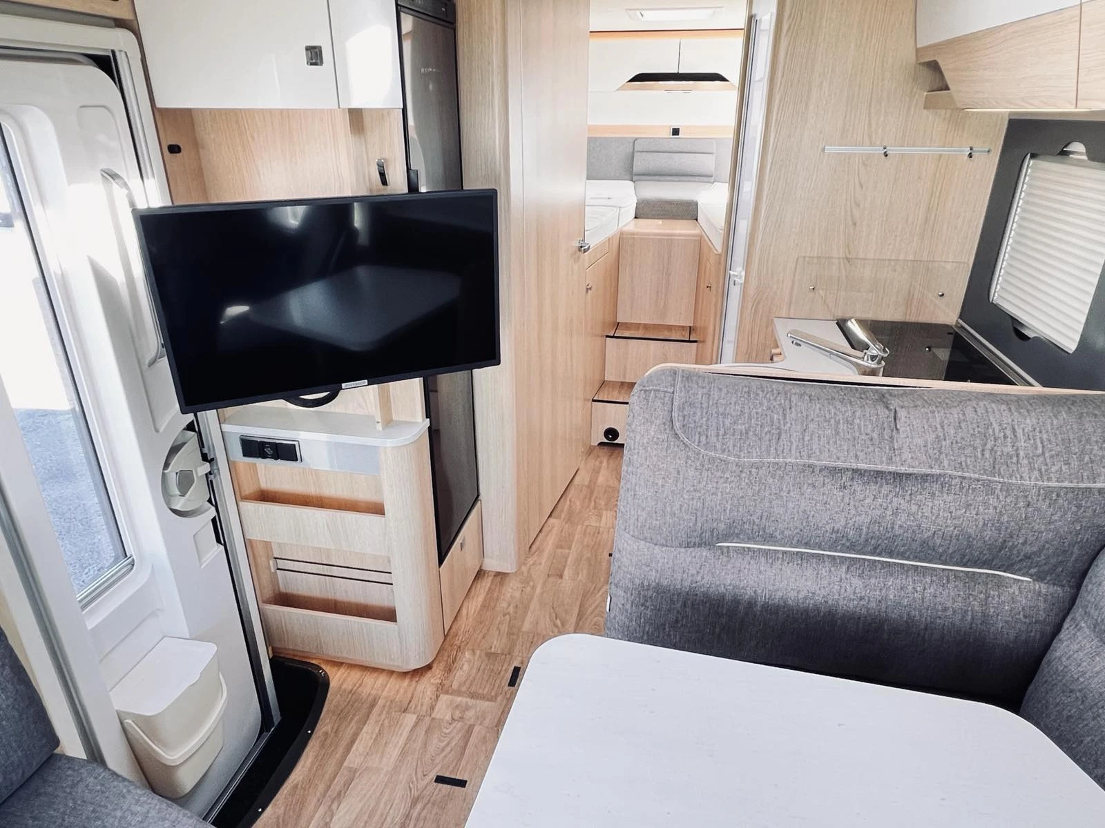 Кемпер HYMER / ERIBA BМC I  680, 5 местен 3500 kg. ALKO КЛИМА SAT TV,  - изображение 10