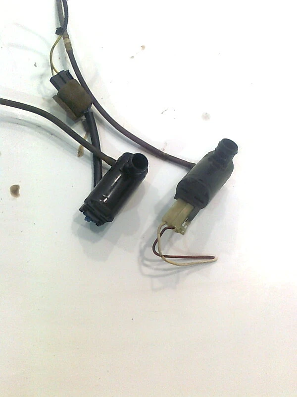 помпа чистачки за Киа Спортич 2.0 бензин 