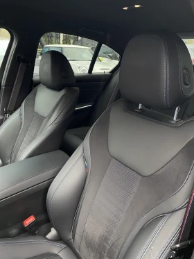 BMW 330 xDrive Седан, снимка 9