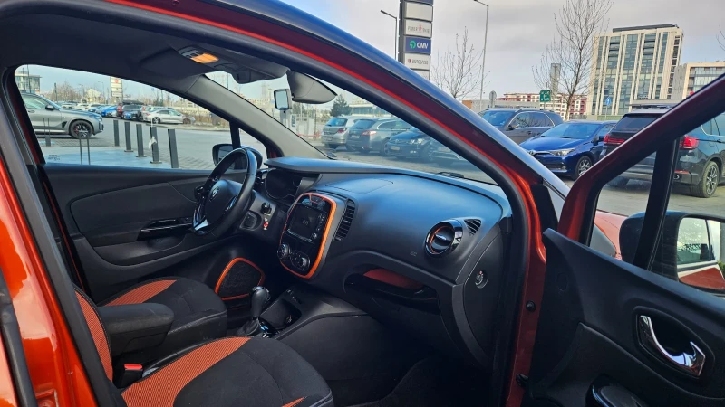 Renault Captur, снимка 8 - Автомобили и джипове - 49033606