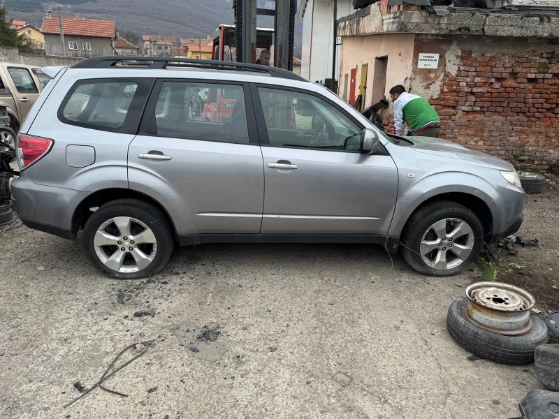 Subaru Forester, снимка 2 - Автомобили и джипове - 49483794