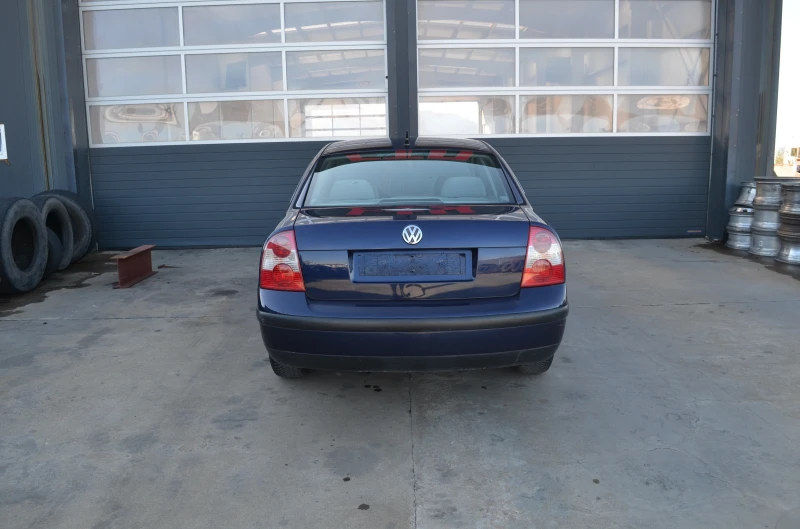 VW Passat 1.6, снимка 9 - Автомобили и джипове - 49561166