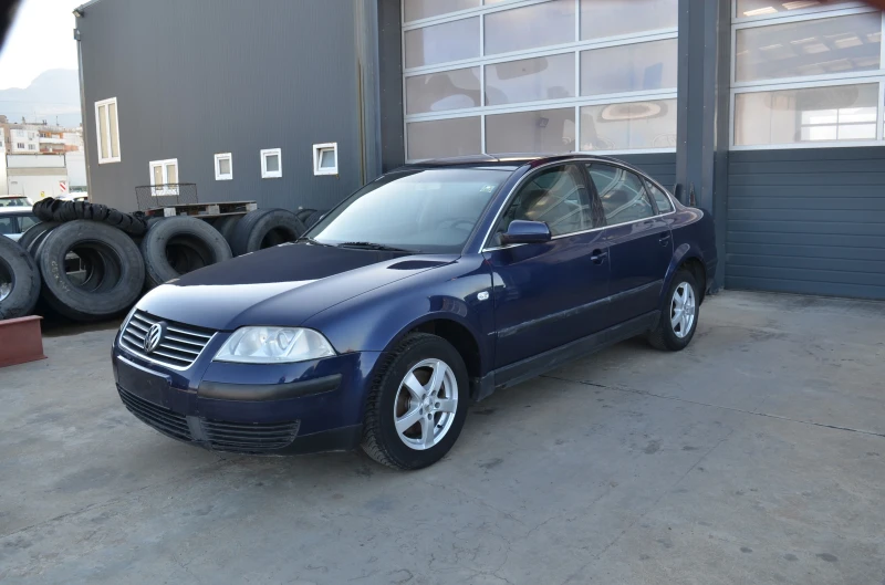 VW Passat 1.6, снимка 3 - Автомобили и джипове - 49561166