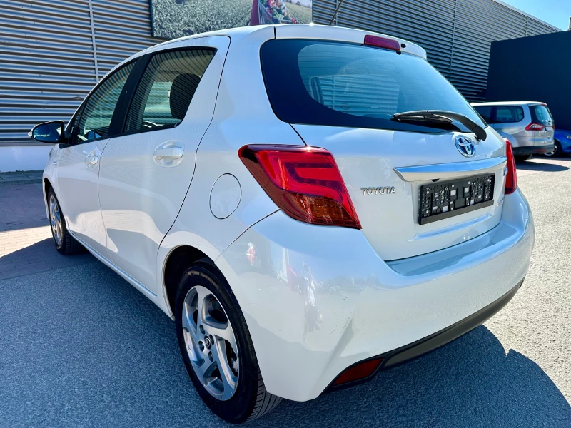 Toyota Yaris 1.5 I HYBRID, снимка 4 - Автомобили и джипове - 51525789
