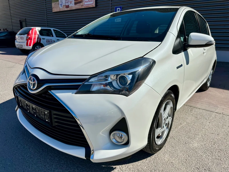 Toyota Yaris 1.5 I HYBRID, снимка 3 - Автомобили и джипове - 51525789