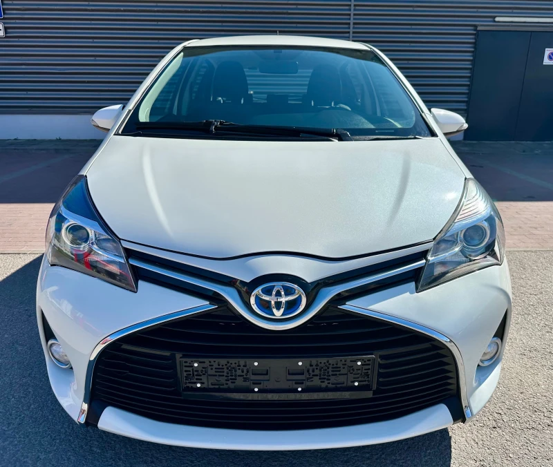 Toyota Yaris 1.5 I HYBRID, снимка 7 - Автомобили и джипове - 51525789