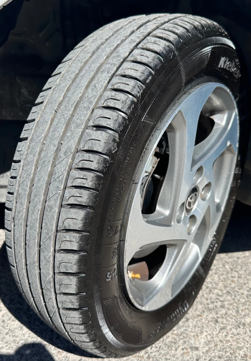 Toyota Yaris 1.5 I HYBRID, снимка 17 - Автомобили и джипове - 51525789