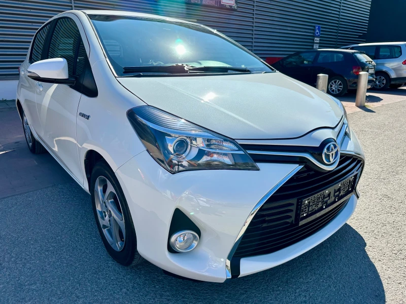 Toyota Yaris 1.5 I HYBRID, снимка 5 - Автомобили и джипове - 51525789