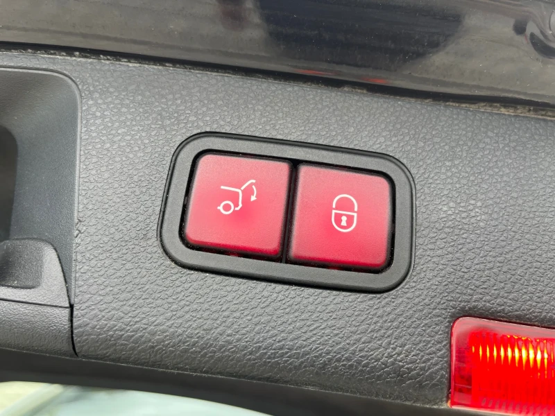 Mercedes-Benz C 220 250/FULL/HARMON KARDON/KEYLESS/PANO/NAVI/KOJA, снимка 5 - Автомобили и джипове - 52086984