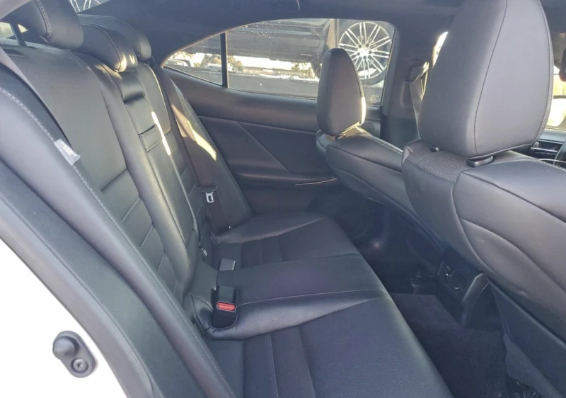 Lexus IS 350 F sport, снимка 10 - Автомобили и джипове - 52876268