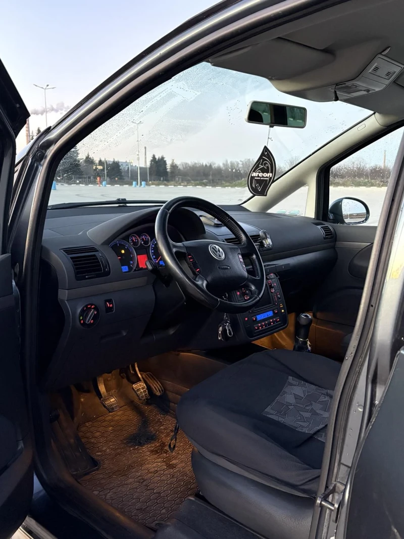VW Sharan 2000 tdi, снимка 8 - Автомобили и джипове - 52950494