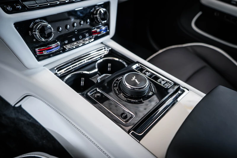 Rolls-Royce Spectre TwoTone* Starlight, снимка 9 - Автомобили и джипове - 53341732