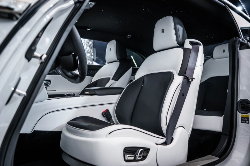 Rolls-Royce Spectre TwoTone* Starlight, снимка 13 - Автомобили и джипове - 53341732