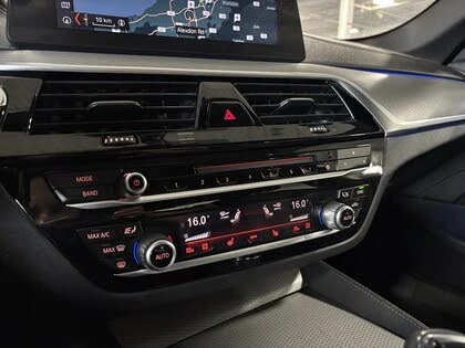 BMW 540  I xDrive* M-пакет* Harman/Kardon* подгрев* шибида, снимка 13 - Автомобили и джипове - 53779659