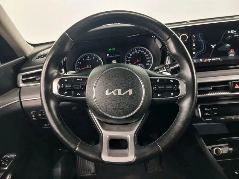 Kia K5, снимка 12 - Автомобили и джипове - 56740213