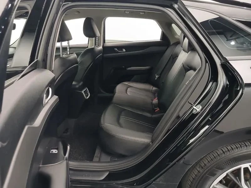 Kia K5, снимка 11 - Автомобили и джипове - 56740213