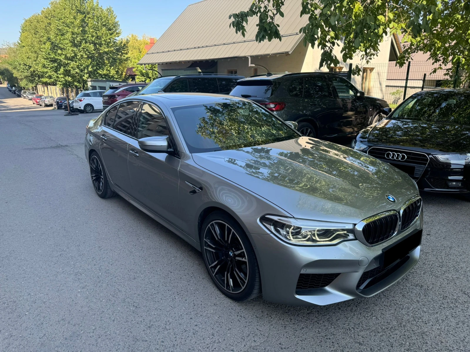 BMW M5 M5 4.4 V8 - изображение 2