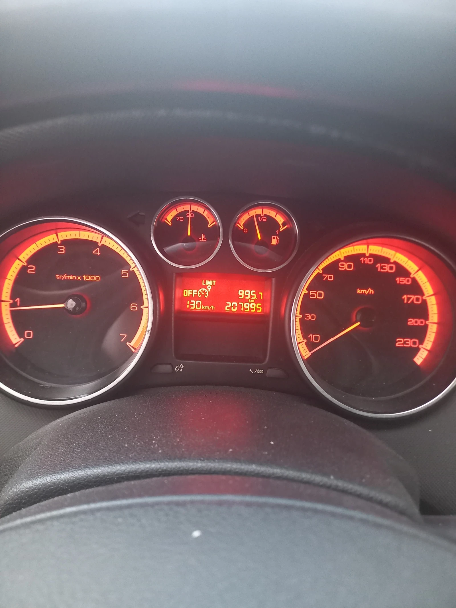 Peugeot 308 1, 4 - изображение 5