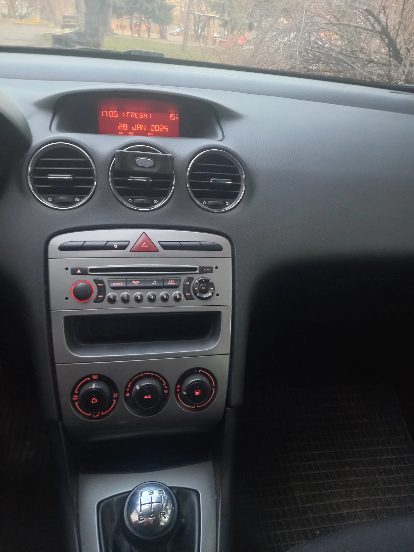 Peugeot 308 1, 4 - изображение 6