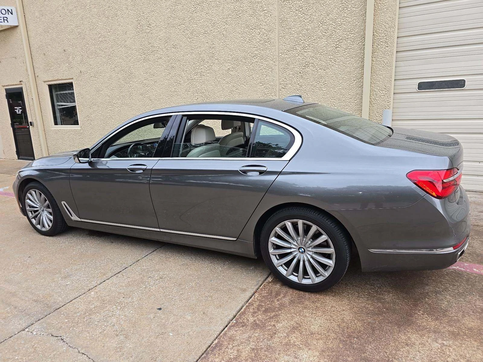 BMW 740 DISTRONIK* HEADUP* HARMAN* LANE ASSIST* ОБДУХ* CAR - изображение 3