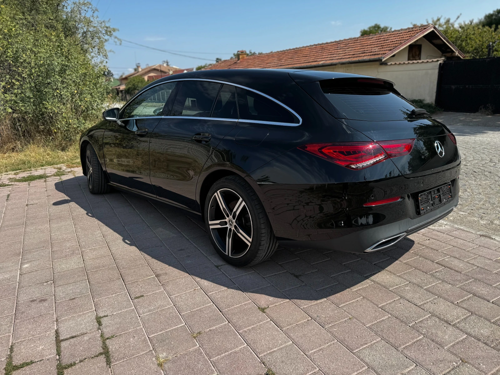 Mercedes-Benz CLA 180 Shooting Brake - изображение 2