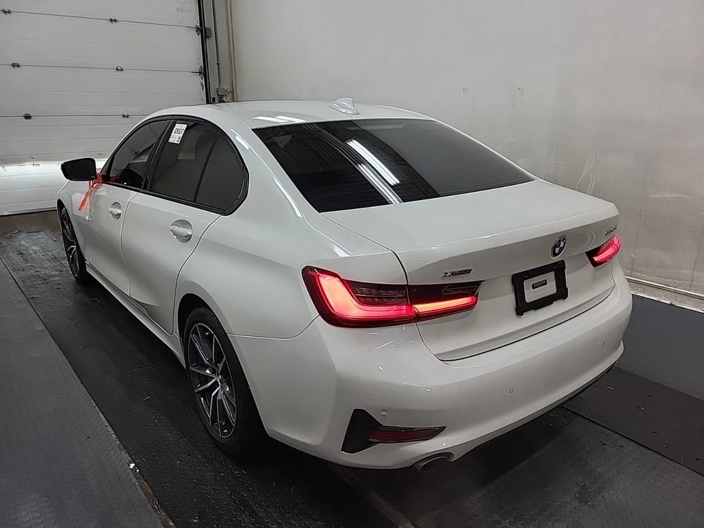 BMW 330 * 330I XDRIVE * CARFAX * БЕЗ ПЪРВОНАЧАЛНА ВНОСКА - изображение 4