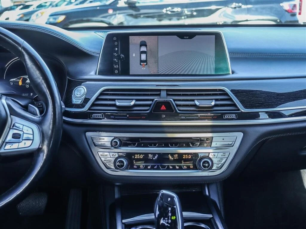 BMW 750 * V8 AWD | EXEC PKG | TECH PKG | ALCANTARA | NAV * - изображение 10