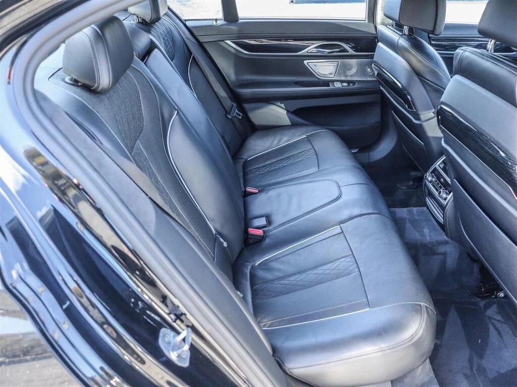 BMW 750 * V8 AWD | EXEC PKG | TECH PKG | ALCANTARA | NAV * | Mobile.bg � ����������� 16