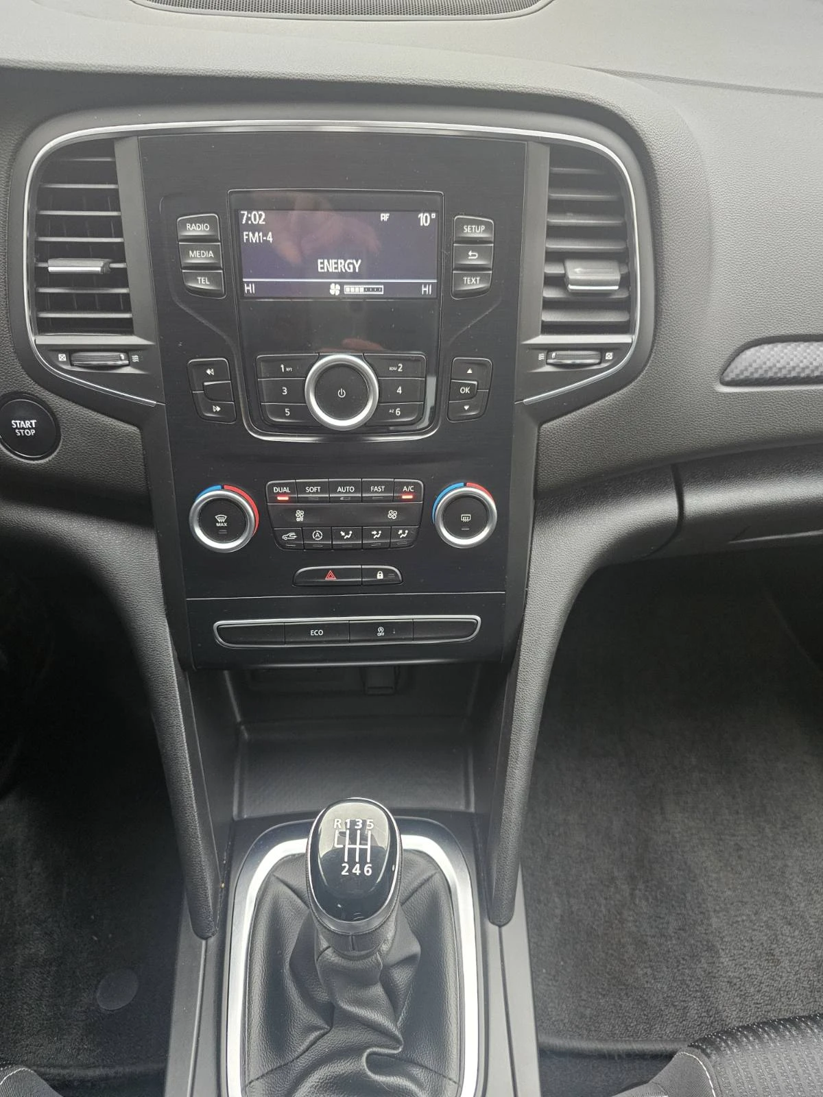 Renault Megane 1.3 TCe 140, снимка 10 - Автомобили и джипове - 54228492